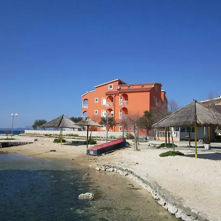 Luce And Ante Bibinje